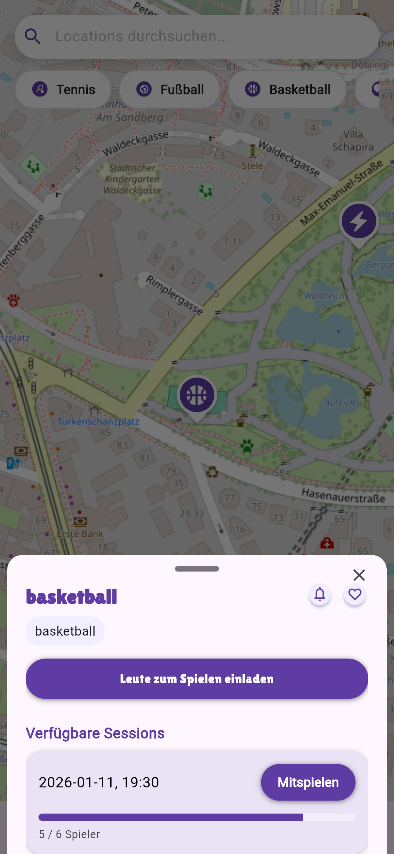 Detailansicht eines Sportplatzes mit einer Liste aktueller Sessions